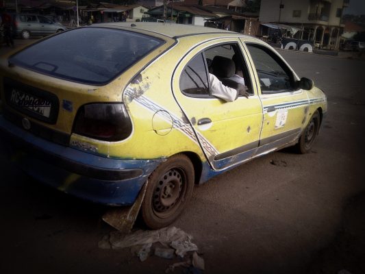 Article : Dans un taxi de Conakry (2)