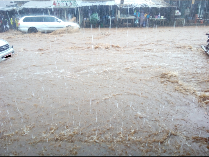 Article : Quand il pleut à Conakry