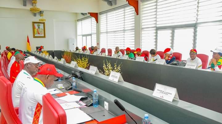Article : Guinée : tous les membres du Gouvernement étaient aux couleurs du Syli sauf un